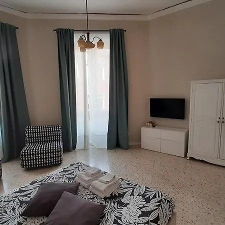 아파트 Palazzetto Di Neubourg *