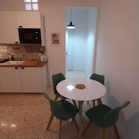 Palazzetto Di Neubourg Naples
