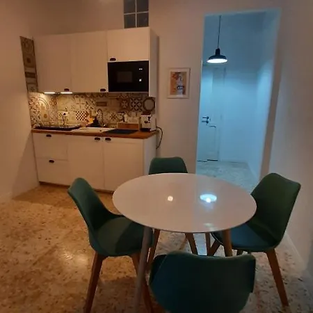 Apartment Palazzetto Di Neubourg Naples